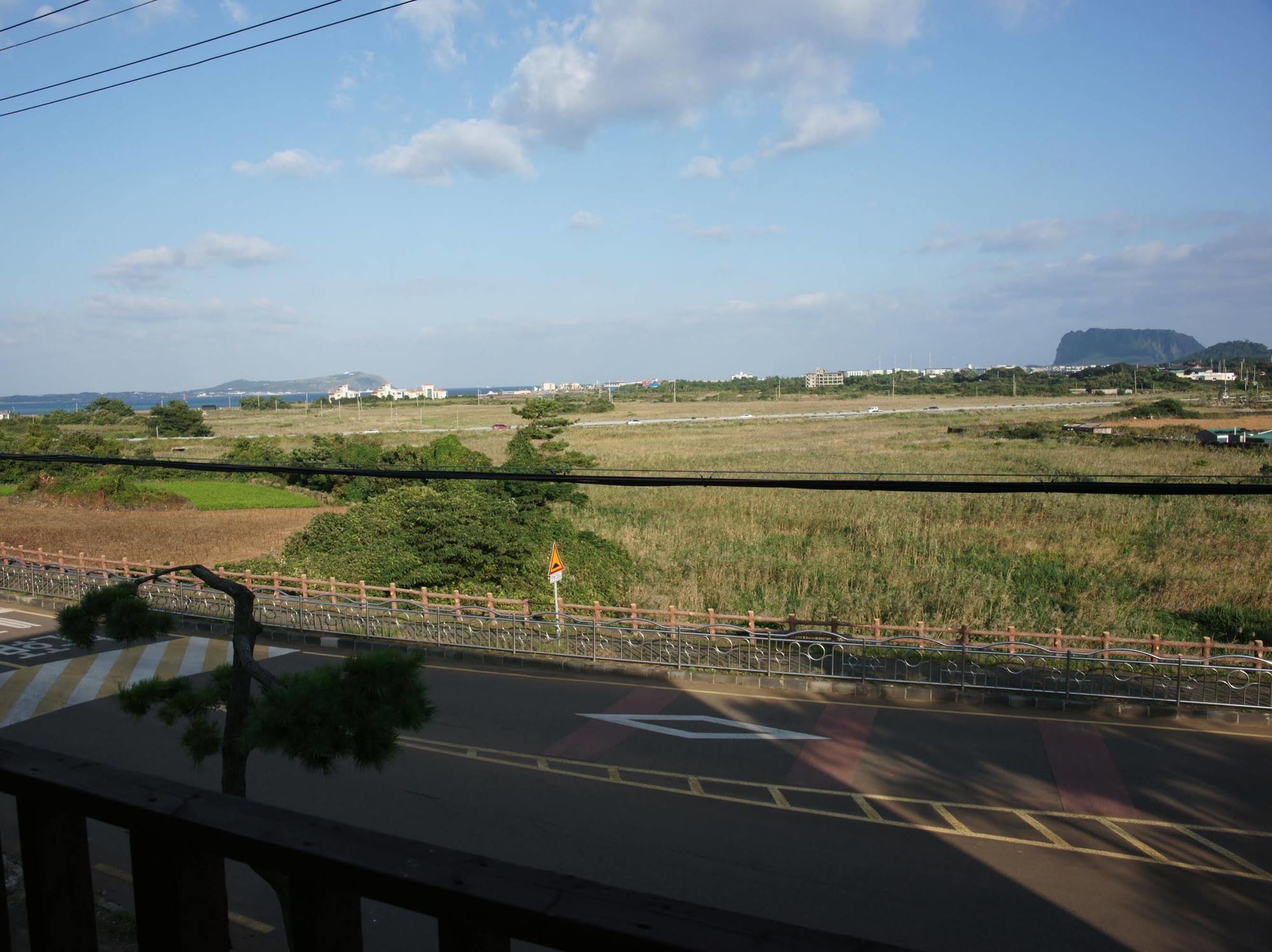 Clover B&B Seogwipo Exterior photo